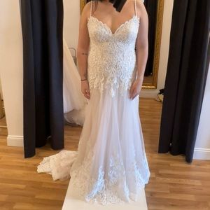 Allure Bridals size 12 wedding dress